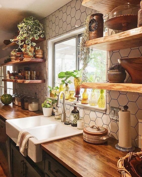 25 Farmhouse Kitchen Decor Ideas You'll Want to Copy (2022)