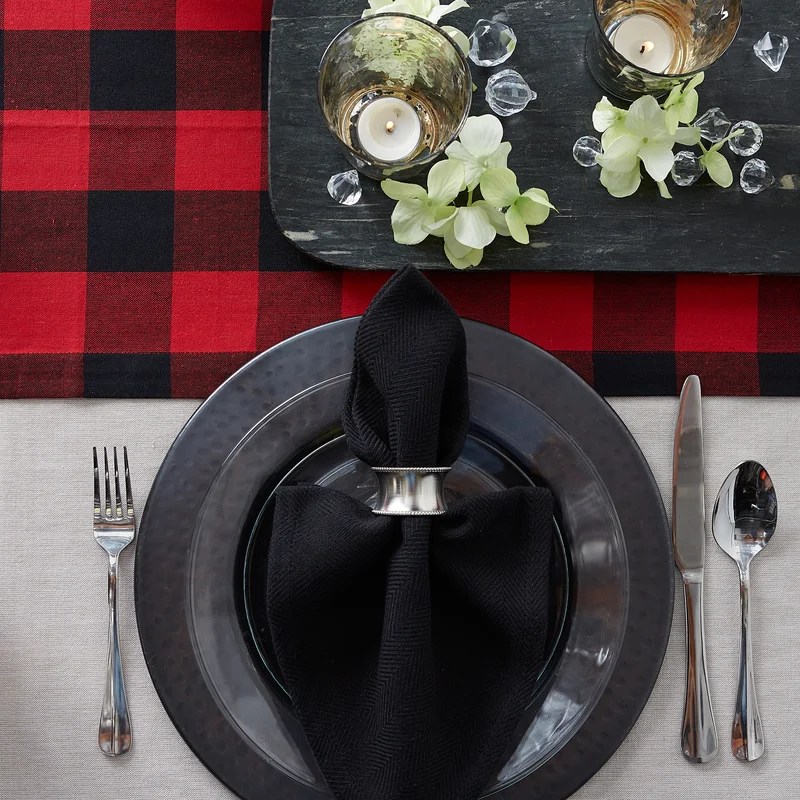 How Long Should A Table Runner Be?