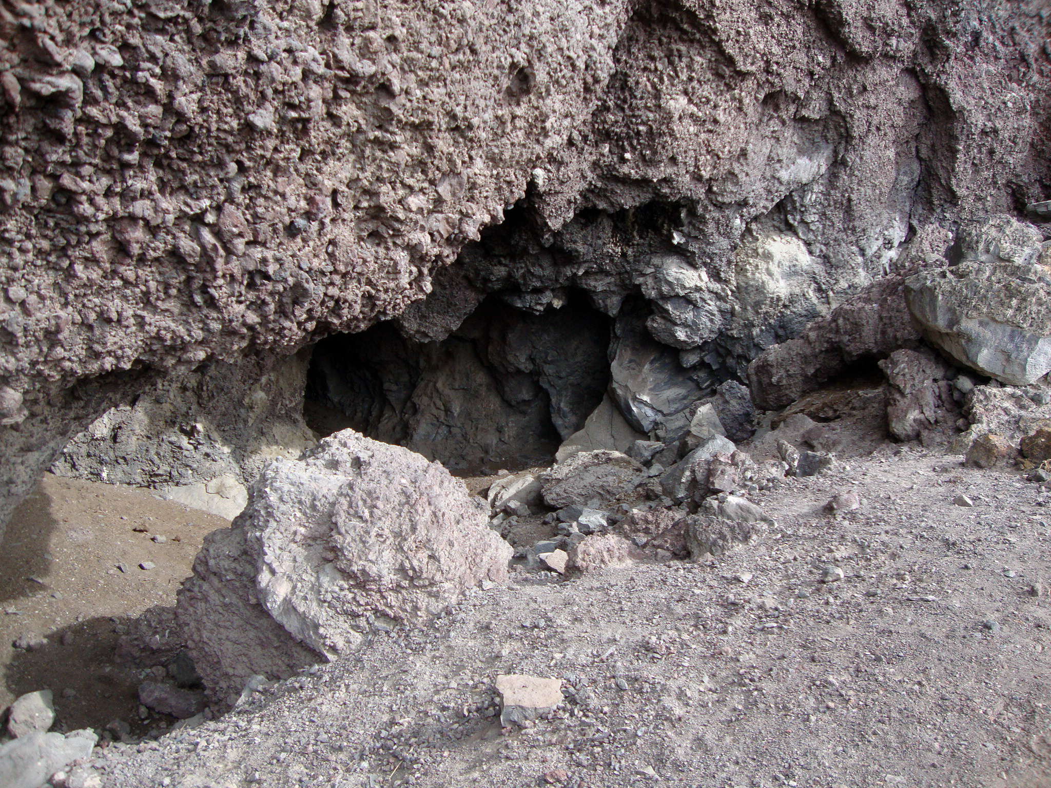 The Paisley Caves complex when did people first reach North America?