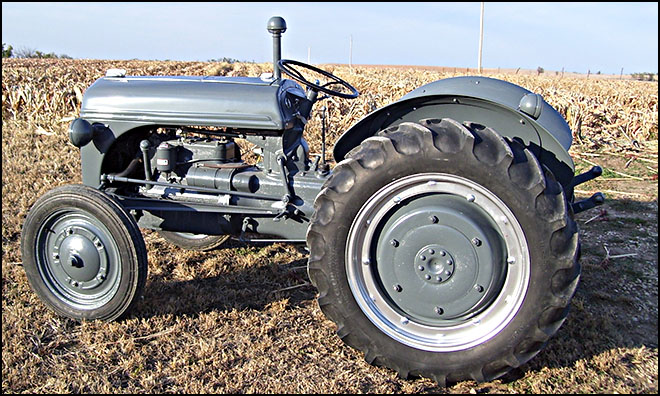 Don's Tractor Repair - Restorations - 9N Ford Tractor