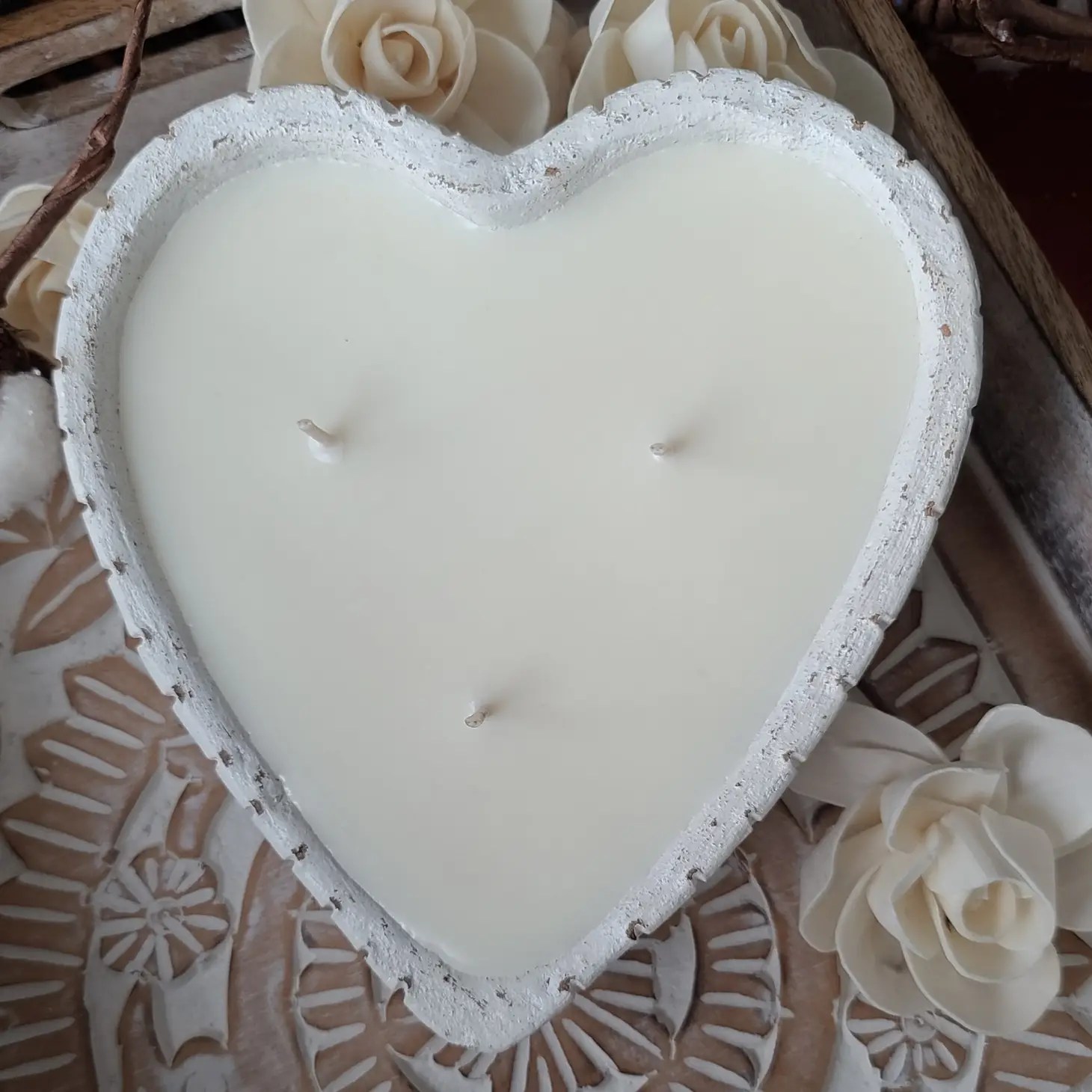 Almond Macaron love Heart Scented Candle DONUM EST