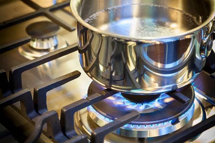 How To Boil Water Without Electricity In 6 Easy Steps