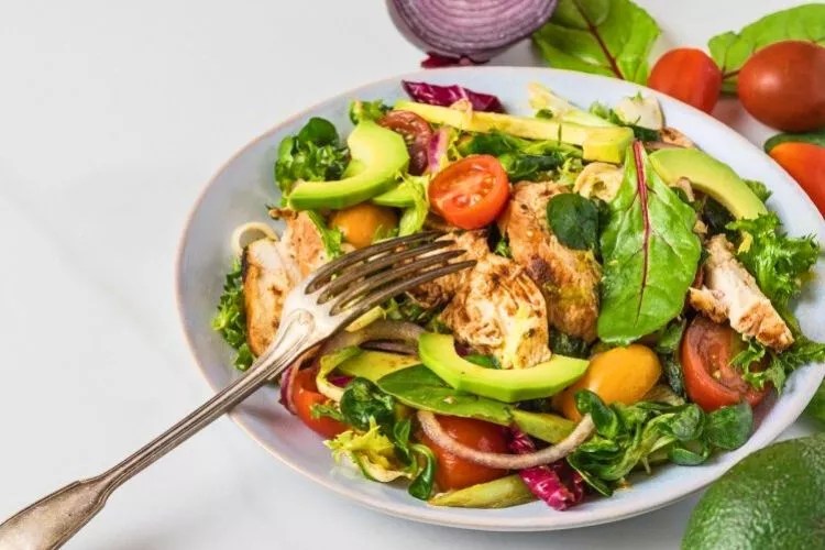 How Much Food Do You Need To Survive? (An Authentic Guide)