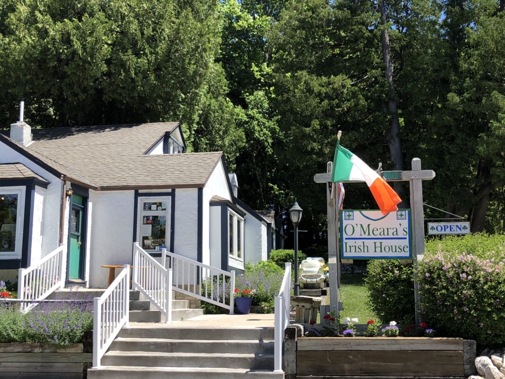 O'Meara's Irish House & Cottage Loft Door County Pulse