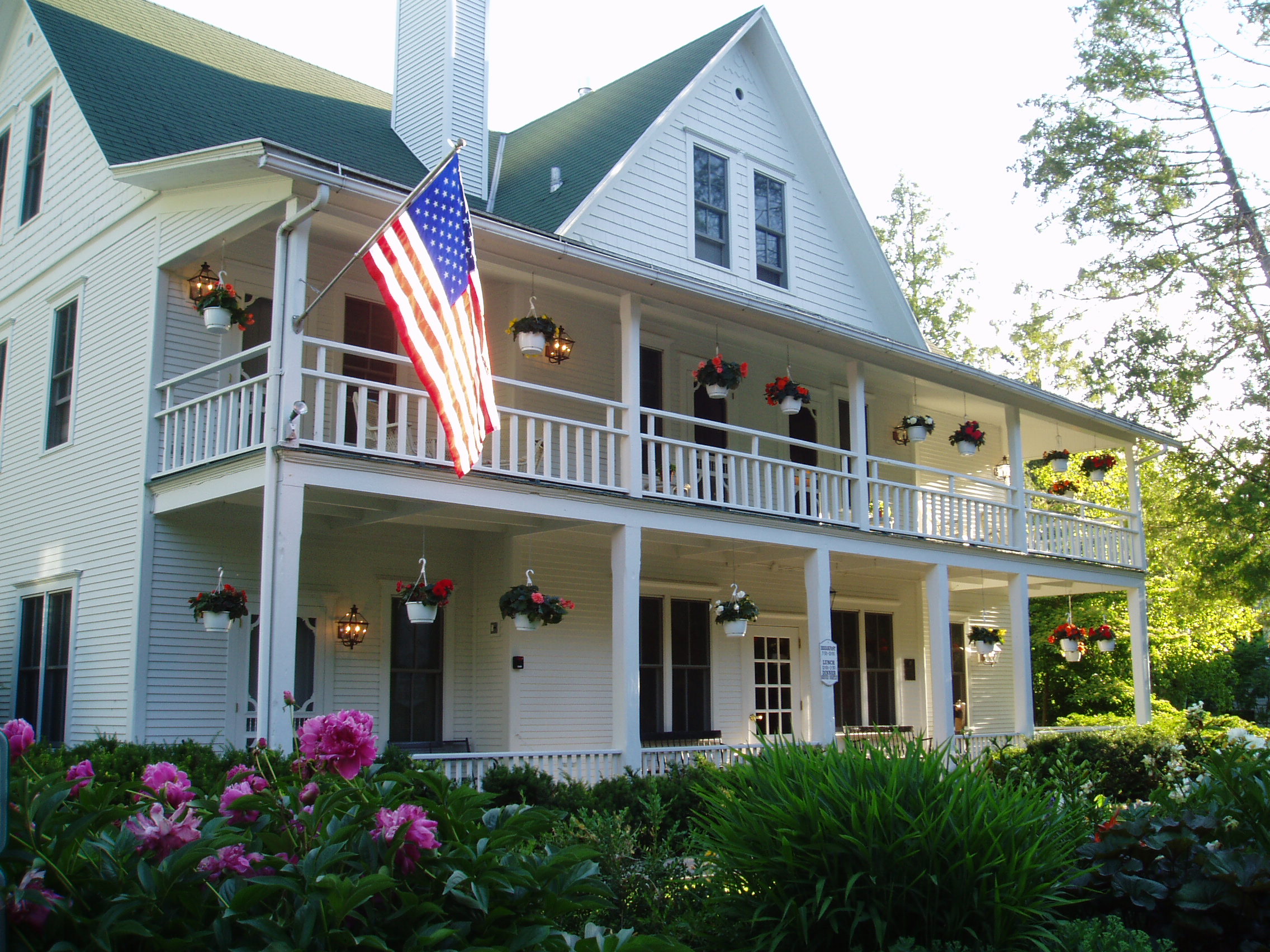 White Gull Inn Named a Top Hotel in the Midwest by "Condé Nast