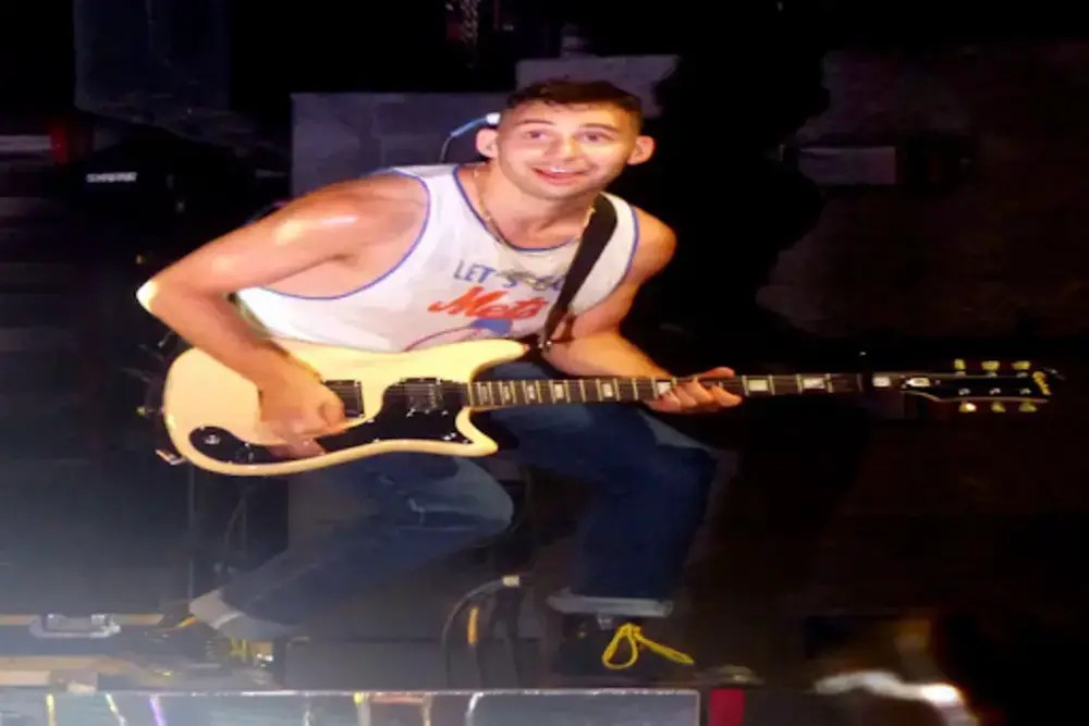 Learn the meaning behind The Meaning Behind "Rollercoaster" by