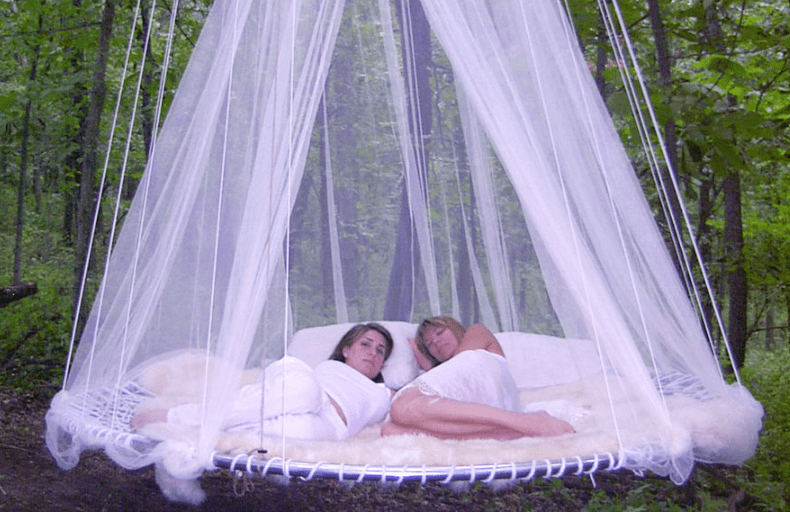 Dream Bed Hammocks Meet Round Mattresses in This Hanging Design