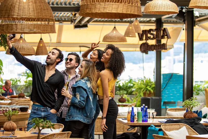 Dos Medios Agencia Vista Corona