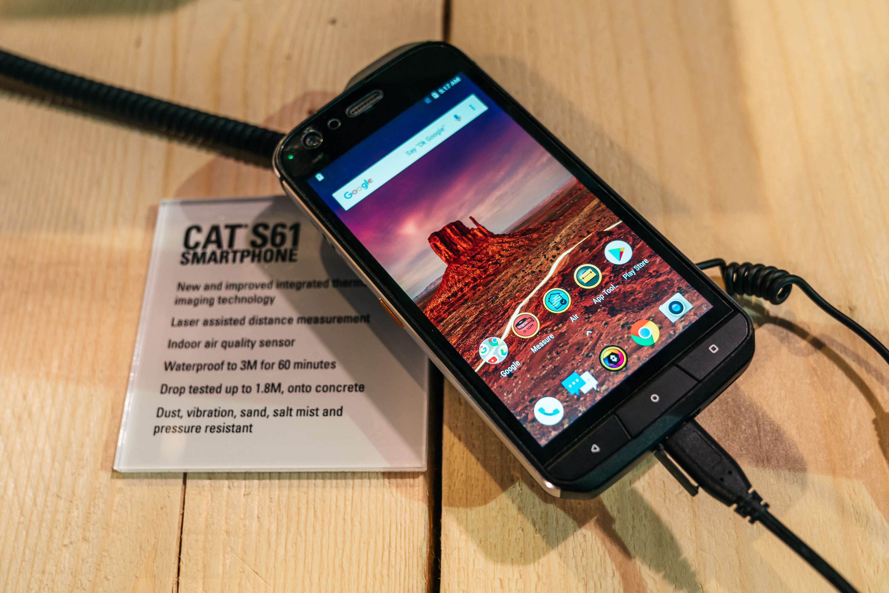 CAT S61 první dojmy [video] Dotekomanie.cz
