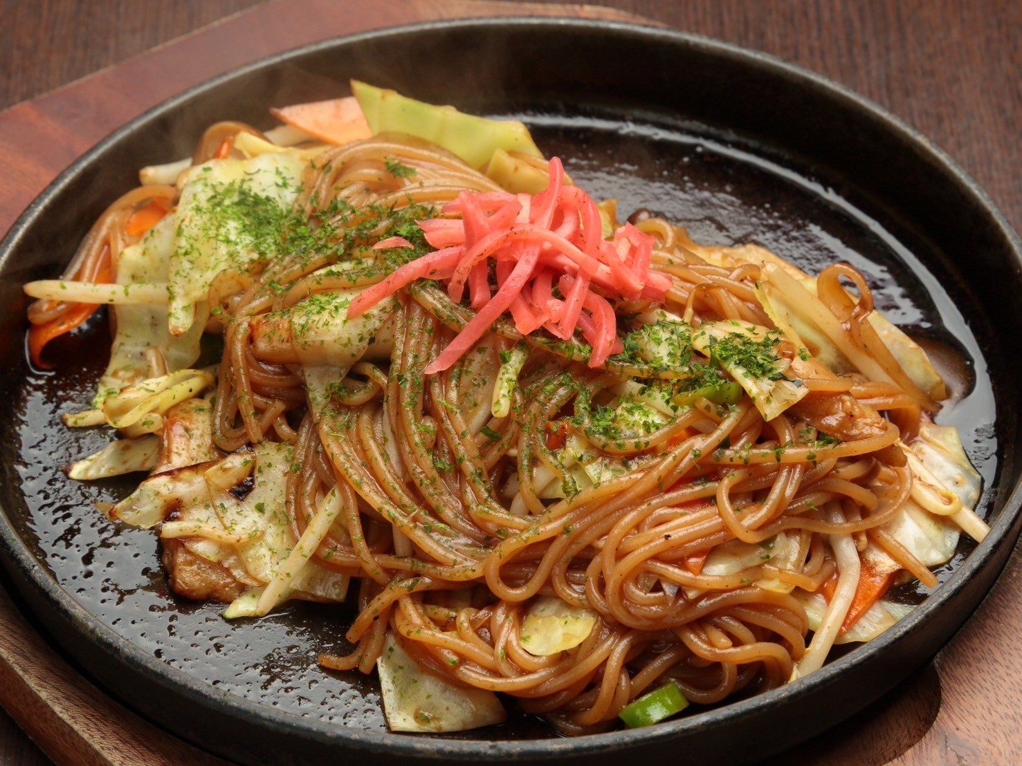 道頓堀商店街に「Pivot BASE Cafe & Bar Dotonbori」が 観光交流プロモーション拠点およびヴィーガン対応のカフェ