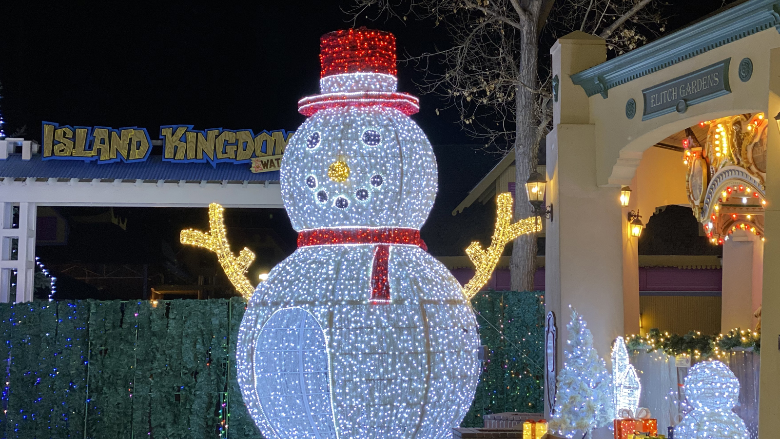 Luminova Holiday Lights in Denver Colorado Double Snuggle