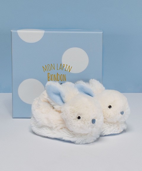 Coffret cadeau naissance chaussons lapin bleu avec hochet Doudou et