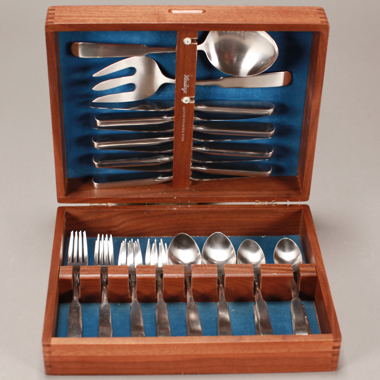 LOT 095 WOOD CASED SET OF GERMAN LAUFFER STAINLESS STEEL FLATWARE