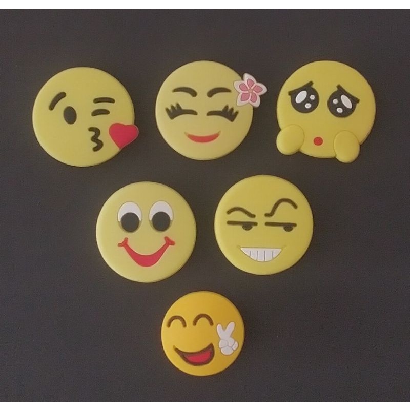 Jibbitz pins para crocs emoji kit com 6 Shopee Brasil