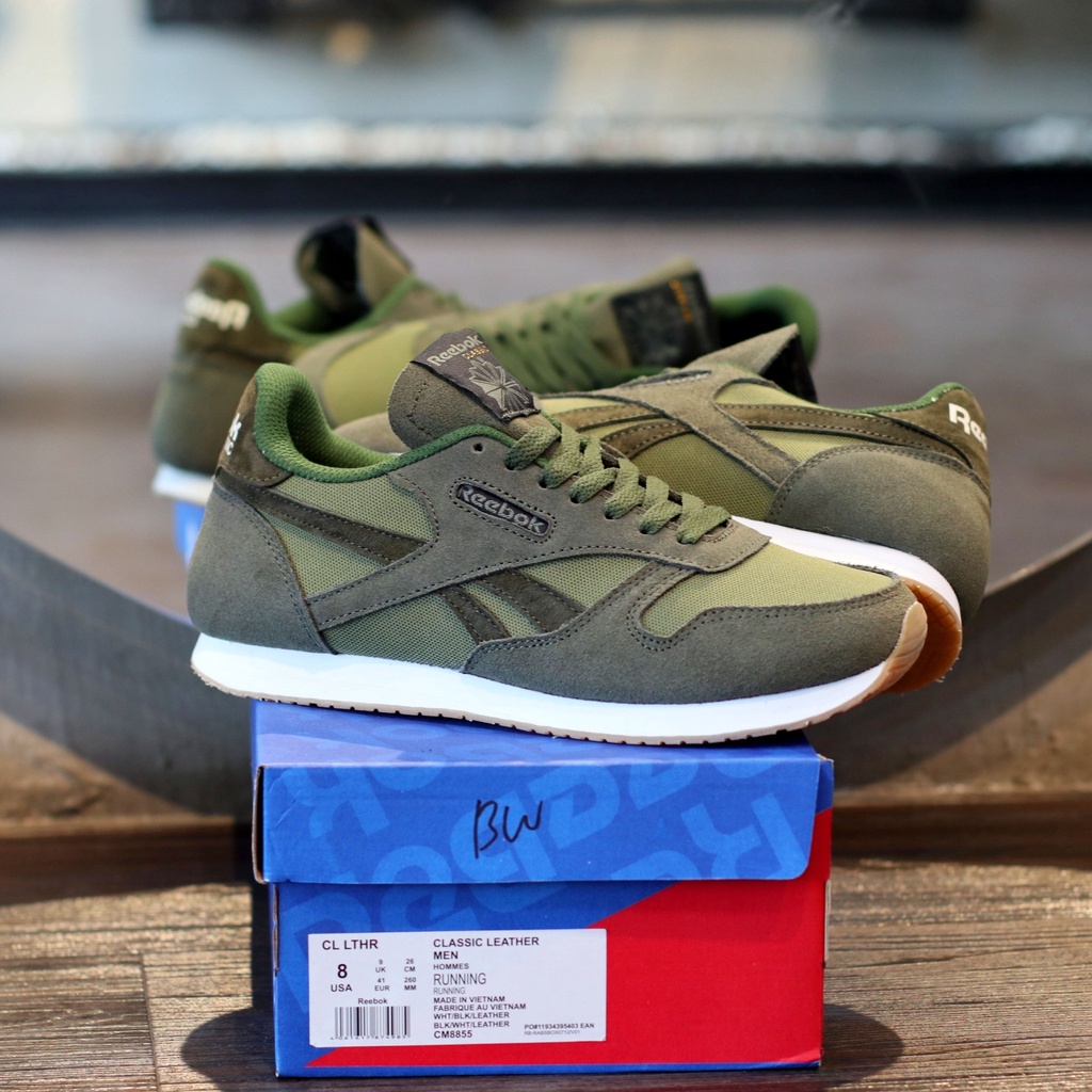 Jual Sepatu Reebok Classic Leather Utility Navy Gold Sneakers Reebok