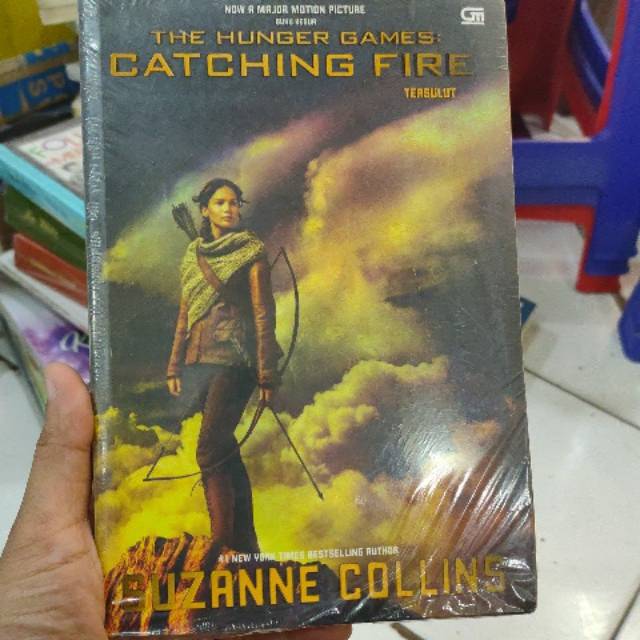 Jual Novel The Hunger Games Cathing Fire | Shopee Indonesia
