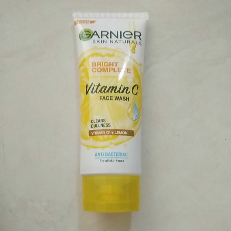 Jual Garnier Bright Complete Vitamin C Face Wash 100ml Shopee Indonesia