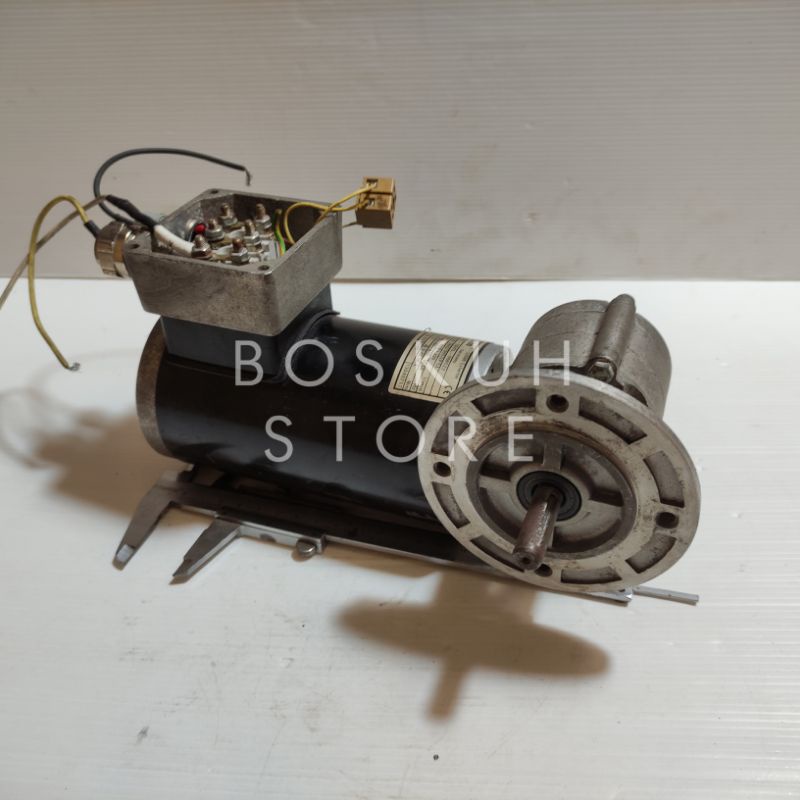 Jual LENZE DINAMO AC MOTOR GEARBOX WORM RATIO 120 RPM 67 MIN 220V380V