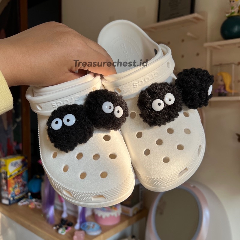 Jual Jibbitz Aksesoris Sandal Crocs Bola Bulu Pompom Hitam (Jibbitz