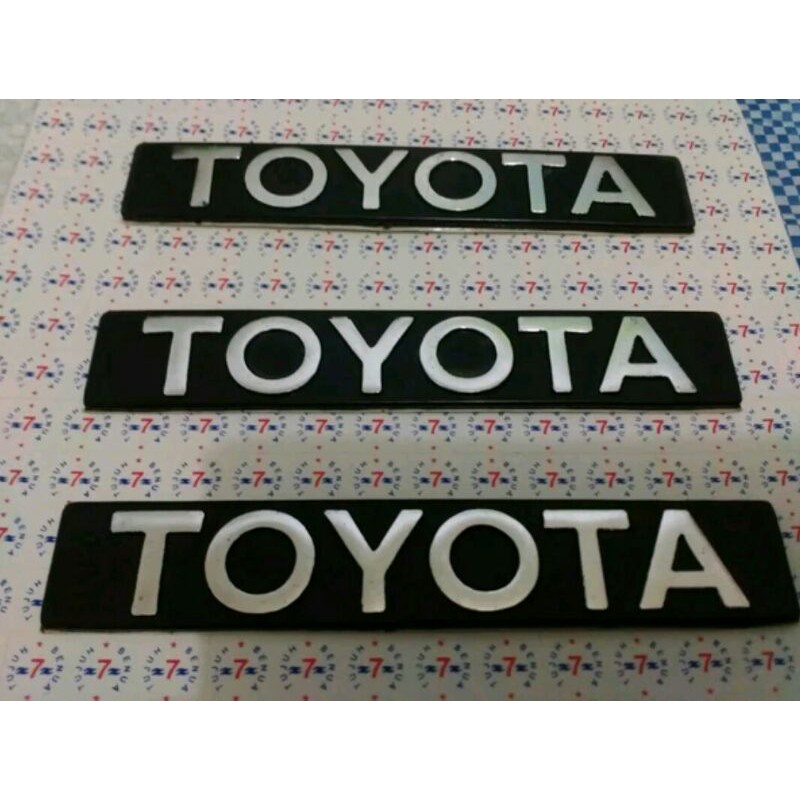 Jual LOGO/EMBLEM GRILL TOYOTA COROLLA DX MODEL TEMPEL Shopee Indonesia