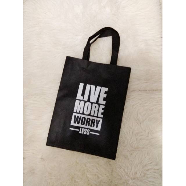 Jual Goody Bag /Tas Kain /Tas Belanja / Goodie bag spunbond Shopee