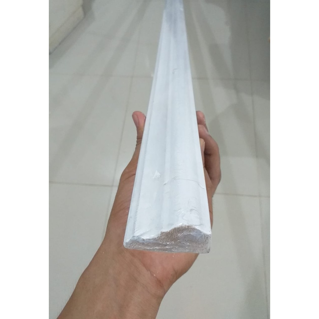 Jual Naindo Wall Moulding kayu berkualitas panjang 1 meter siap pakai