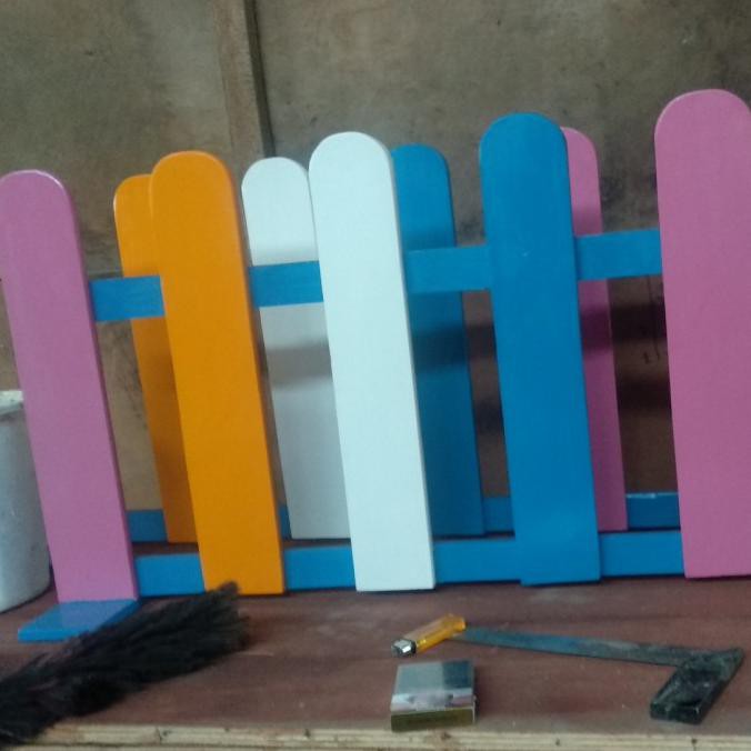 Jual pagar pager pembatas ruangan kayu jati belanda warna warni partisi