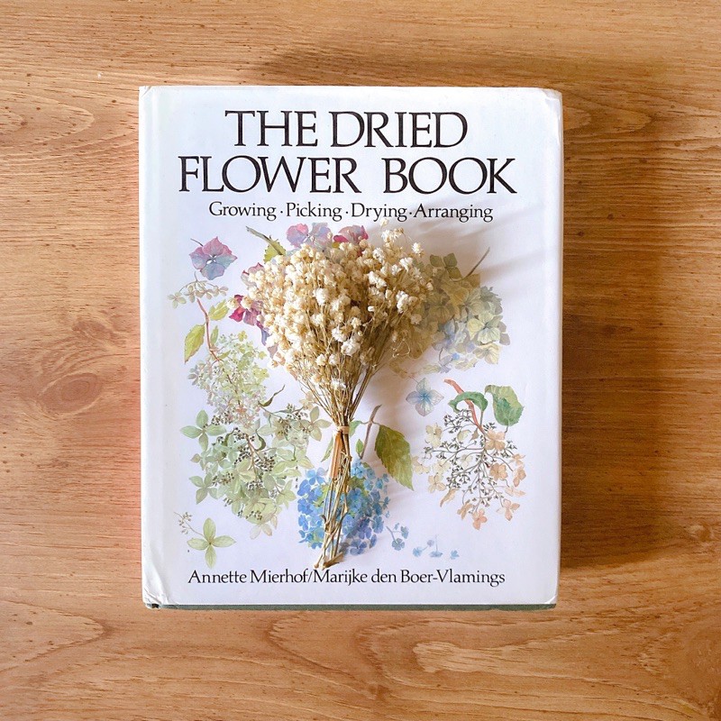 Jual SECONDHAND Buku “The Dried Flower Book G, Picking, Drying