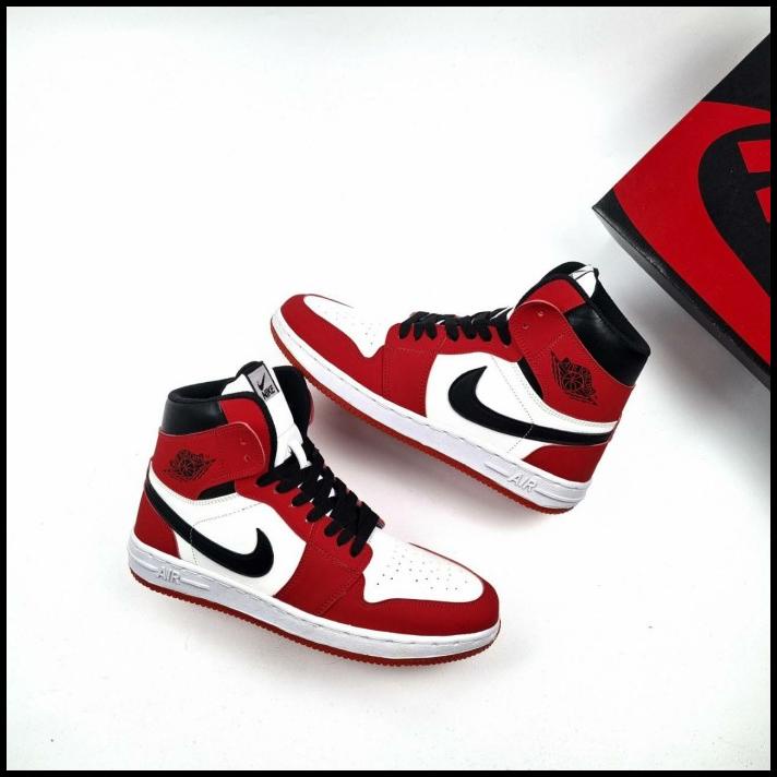 Jual Sepatu Nike Air Jordan 1 High Chicago Red White Shopee Indonesia