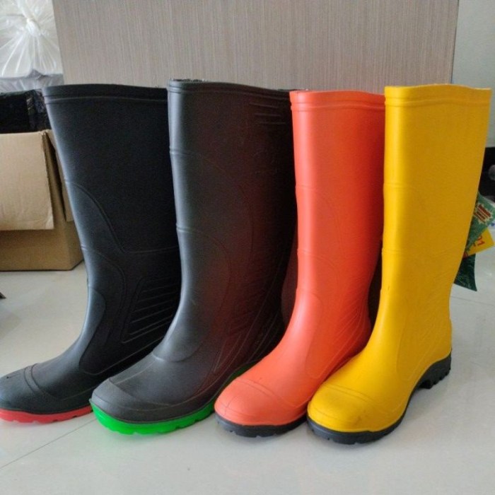Fashion sepatu boots wanita