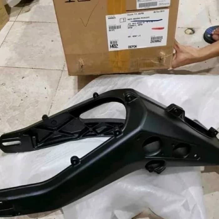 Jual SWING ARM YAMAHA R15 VVA V3 ORIGINAL YGP Shopee Indonesia