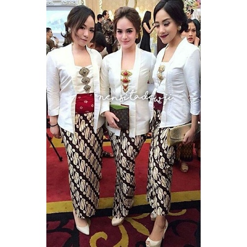 Jual [Nuansa Putih] Kebaya Kutubaru + Jarik Instan / Motif Lengkap