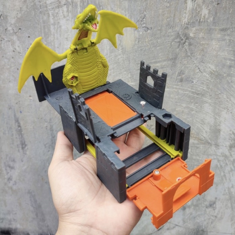 Jual Matchbox Pop Up Adventure Dragon Castle Portable PLAYSET Shopee