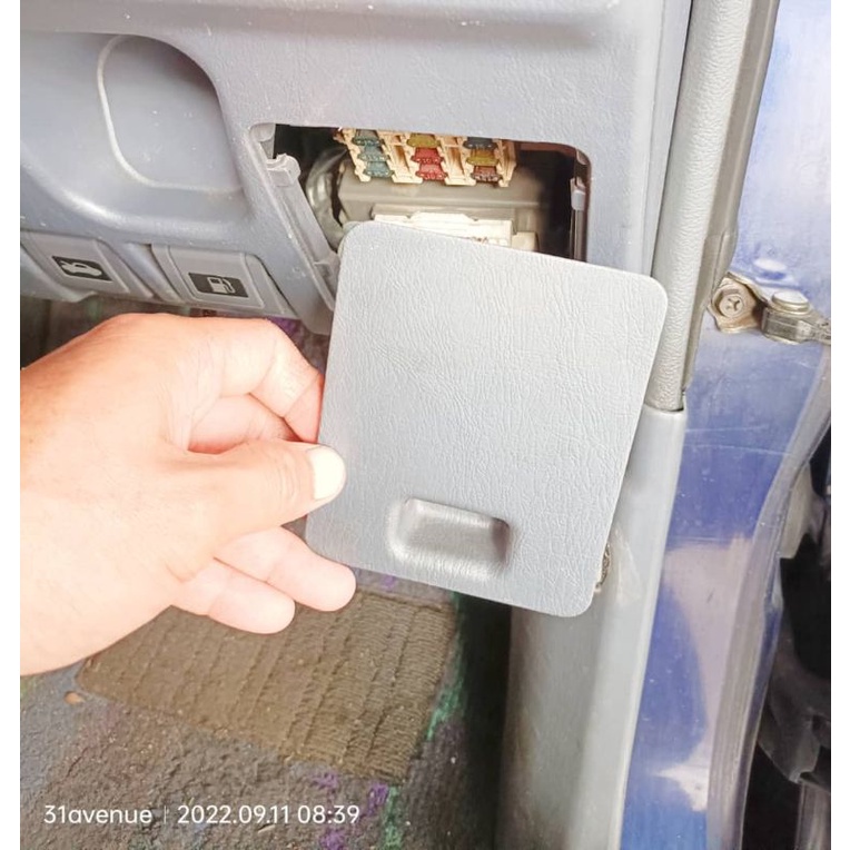 Toyota Prado 90/95series 3RZ 5VZ 1KZ 3L Fuse Cover Under Dashboard