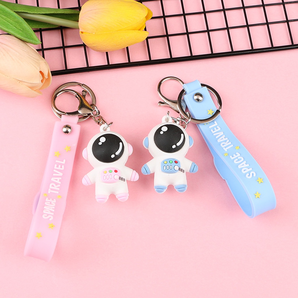 🔥 Cute Astronaut Spaceman Keychain Pendant / 可爱宇航员太空人钥匙圈挂饰 🔥 Shopee