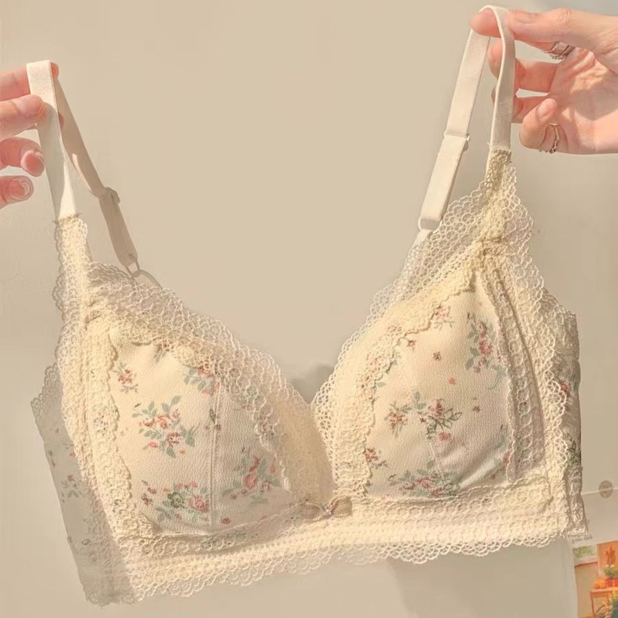 Pure Desire Girl Style Lace AntiSagging French Bra Thin Big Breasts