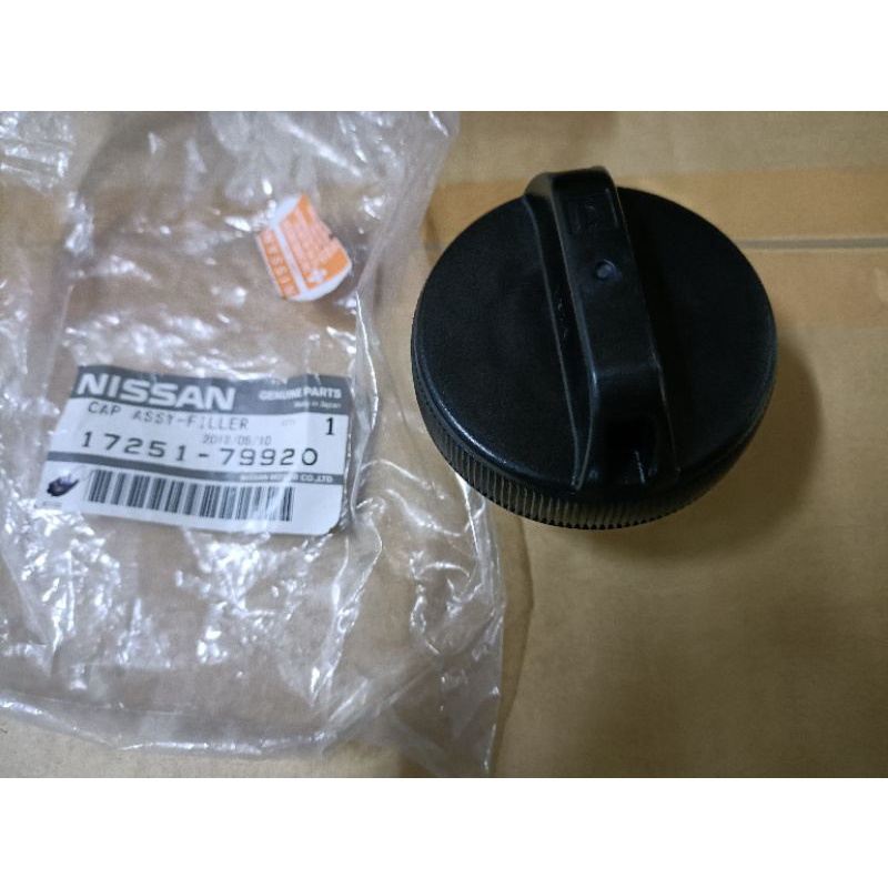 *ORIGINAL NISSAN T30 XTRAIL FUEL TANK CAP/ COVER, MINYAK TANGI PENUTUP