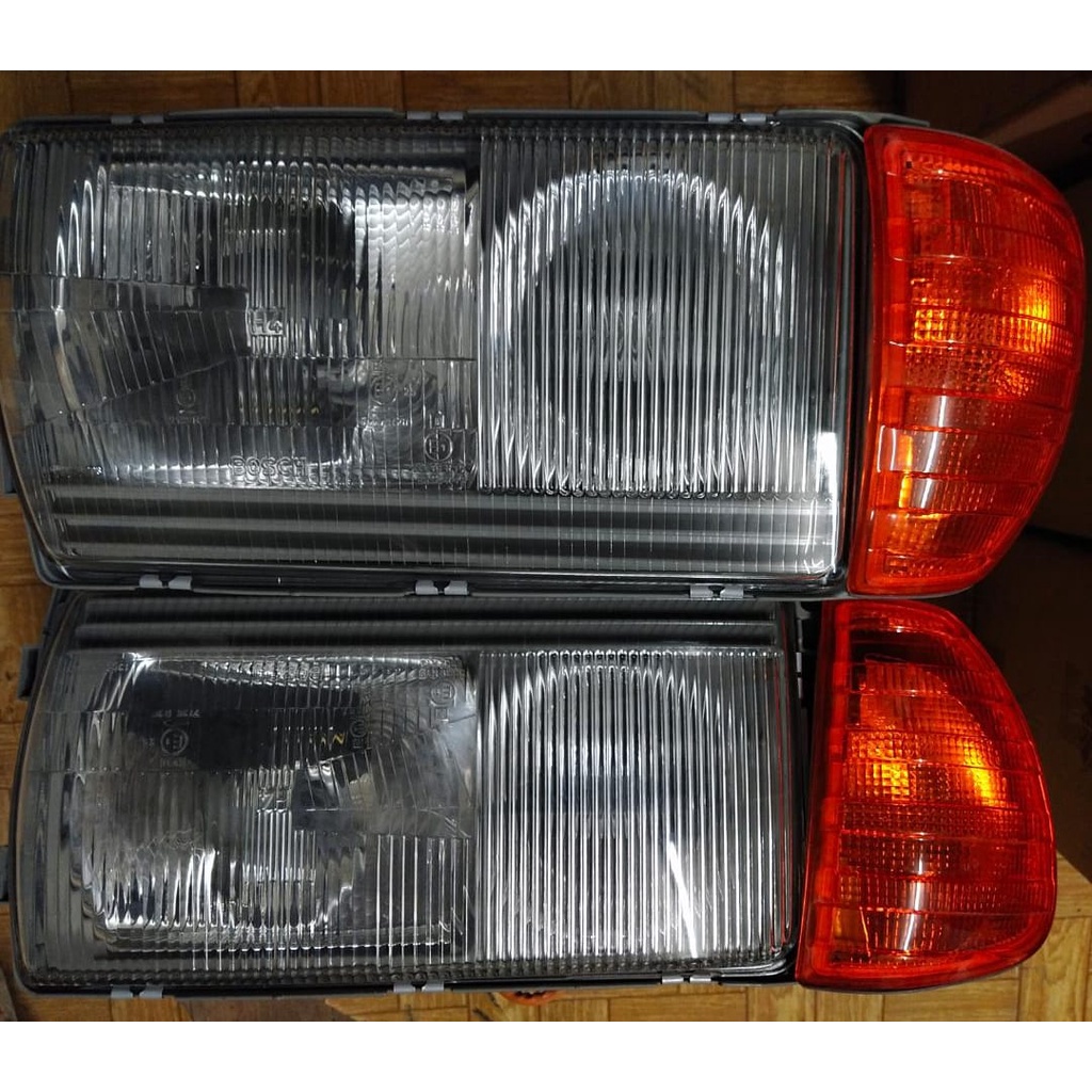 Mercedes Benz W123 Head Lamp / Head Light BOSCH (0301060701 /