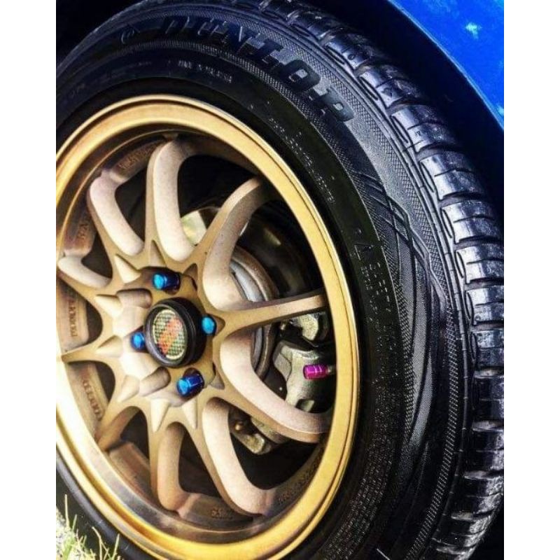 tayar kereta=125zr= WAX TAYAR, PENGILAT TAYAR, POLISH TAYAR, PENGILAT