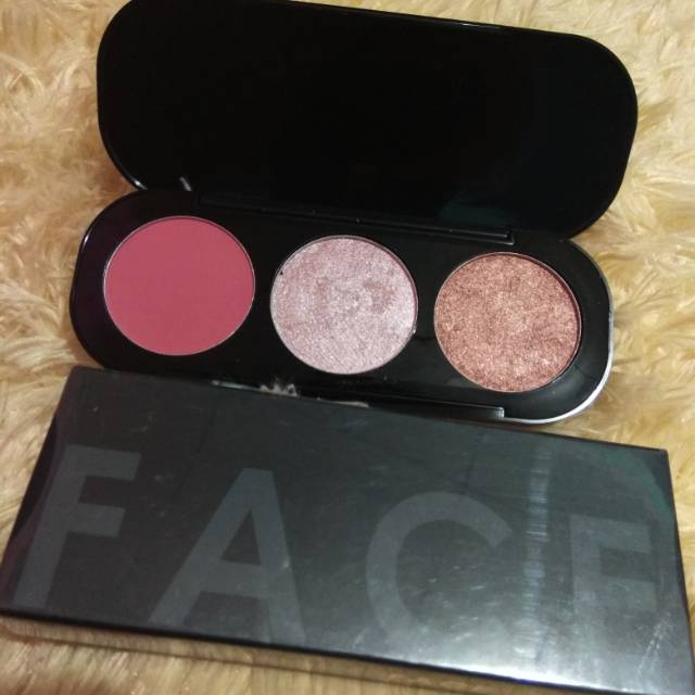 (Washing Warehouse) New!! Focallure Blush & Highlighter Palette