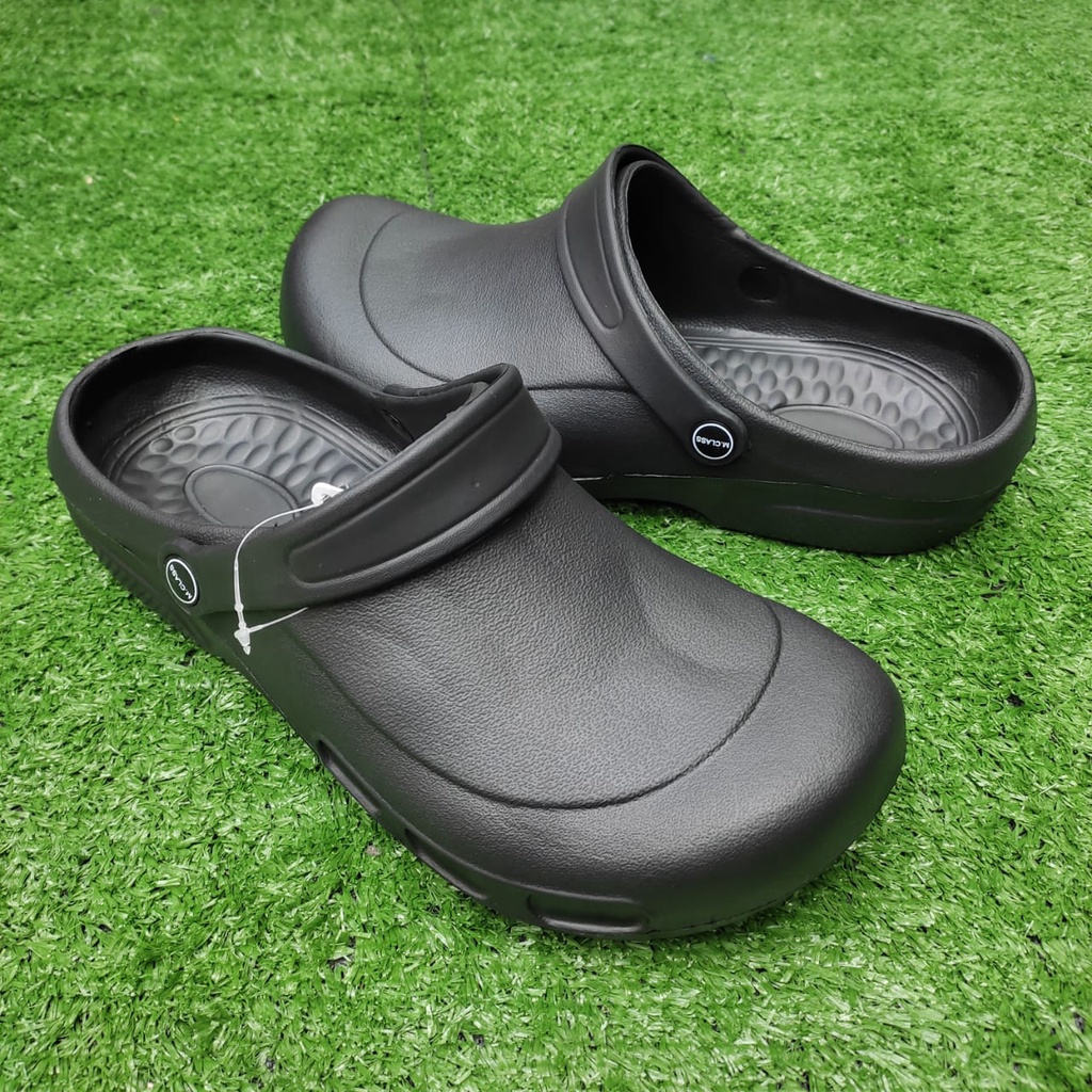 M Class Clog/ Crocs Man's Working Shoe Kasut Kerja Kitchen Shoe Anti