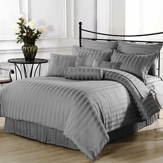 Economical Bedding Set In Gray Color Size 6 Feet 6 Pieces (Quilt