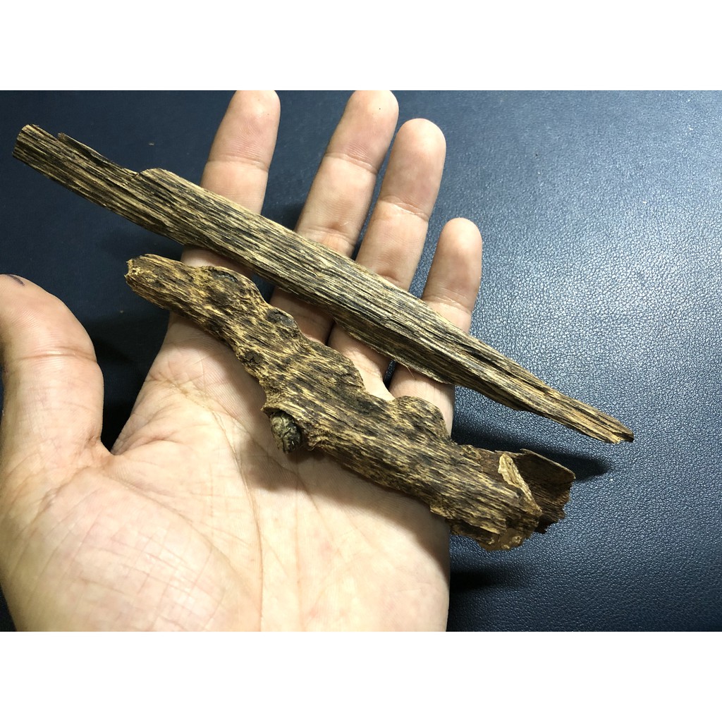 2pcs 16.99g Good Smell Malaysia Agarwood Oud chips Old Tree incense