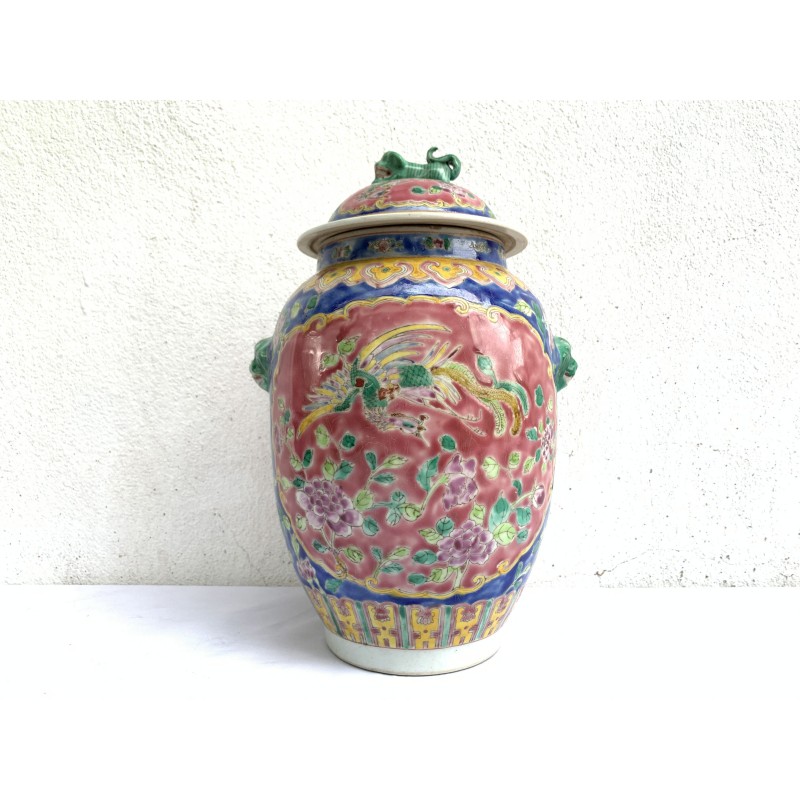 TALL COVERED JAR Singapore Kam cheng Porcelain Pot Vase Pottery Asia