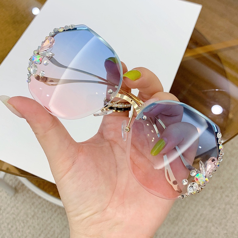 TikTok 2022 Fashion eyewear Shades Sunglasses For women/Men Diamond