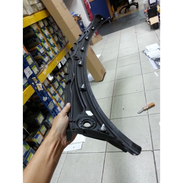 GENUINE WINDSCREEN PANEL WIPER COVER BMW E46 2DR (COUPE) | Shopee Malaysia
