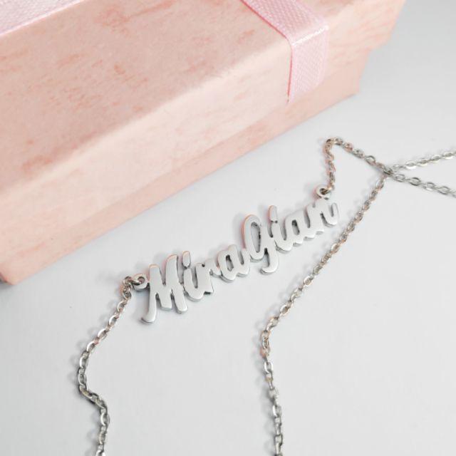 Personalized Name Pendant in Fantasia Chain Necklace (Hypoallergenic