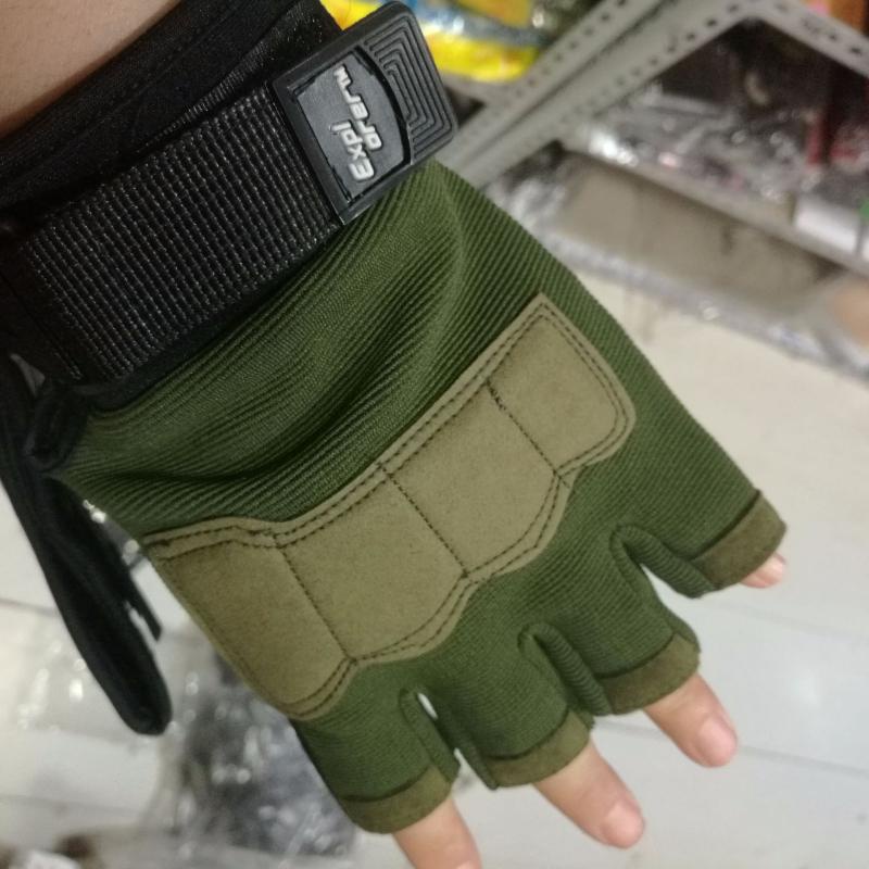 Fitness gloves men's and women's wrist guards halffinger training room