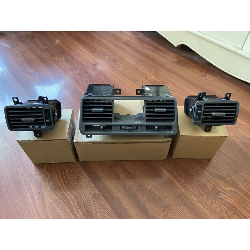 Mitsubishi Pajero Gen 2 / Fieldmaster aircon / airconditioner vents