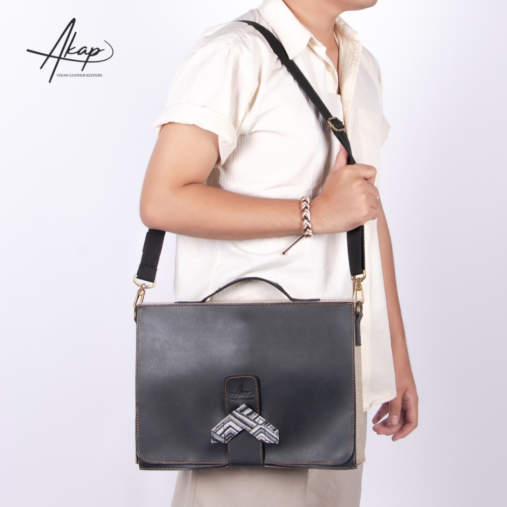 Akap Mesita 2.0 Vegan Leather Portable Workspace In Midnight Laptop Bag